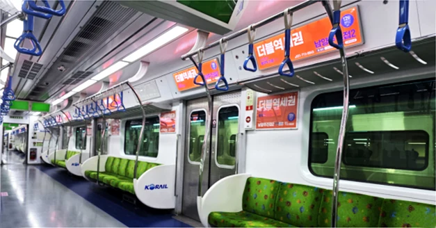 홈 S3 SUBWAY — 전동차 내부 광고 시공 컷